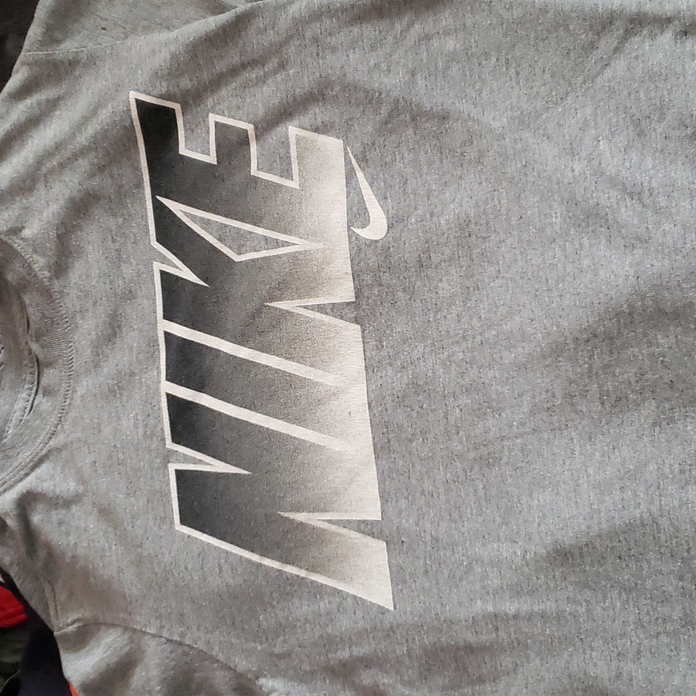 14 youth boys size small nike shirts